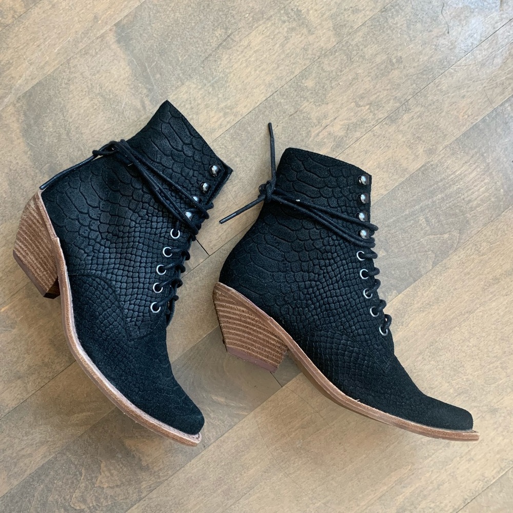 Free People / Jeffrey Campbell Elmcroft Boot 6